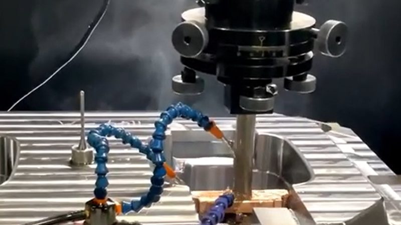 小型压铸模具与大型模具：关键差异解析